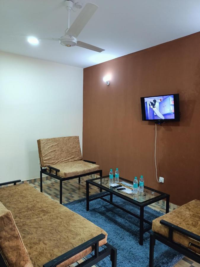1 Bedroom Fully Furnished Luxurious Apartment Voi Town エクステリア 写真