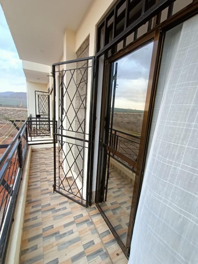 1 Bedroom Fully Furnished Luxurious Apartment Voi Town エクステリア 写真