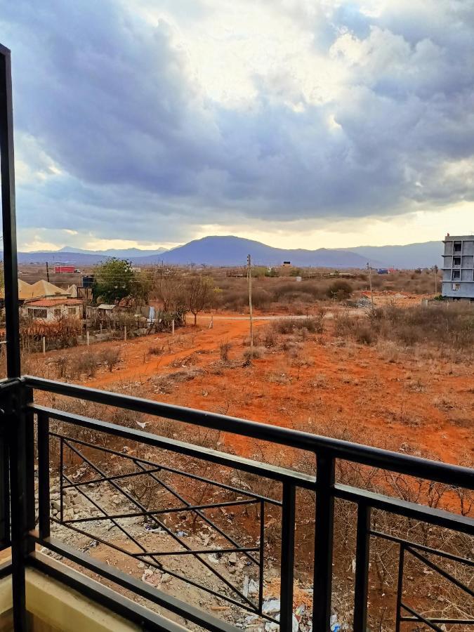 1 Bedroom Fully Furnished Luxurious Apartment Voi Town エクステリア 写真