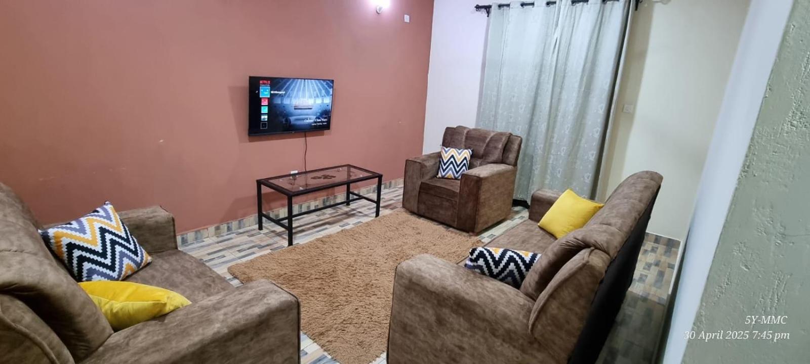 1 Bedroom Fully Furnished Luxurious Apartment Voi Town エクステリア 写真