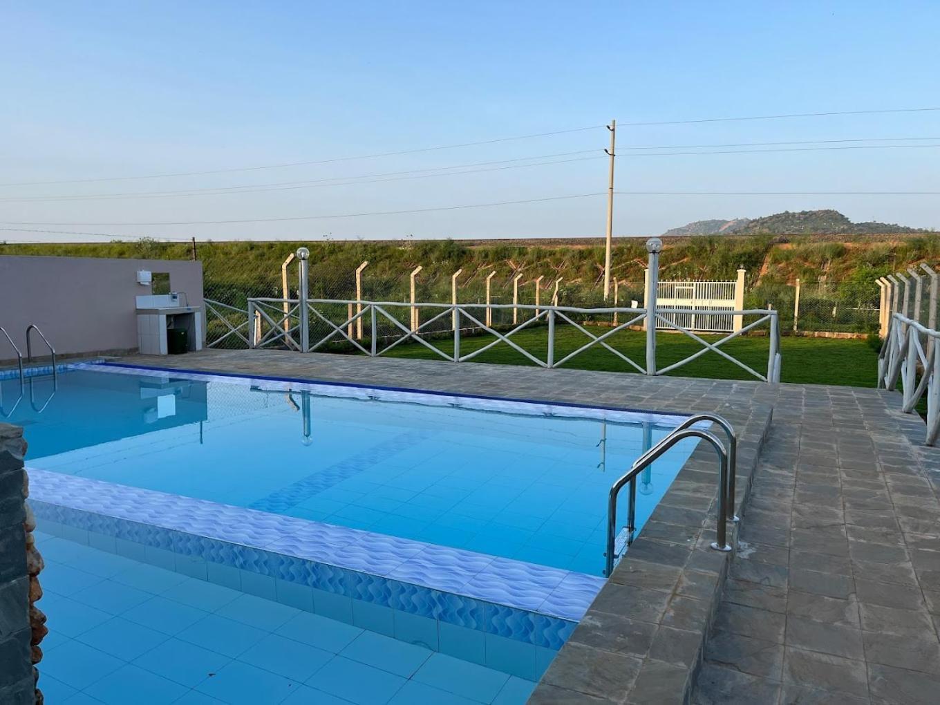 1 Bedroom Fully Furnished Luxurious Apartment Voi Town エクステリア 写真